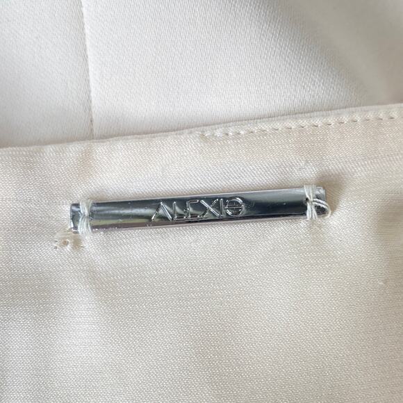 Alexis Azize Dress Neutral - Picture 10 of 12